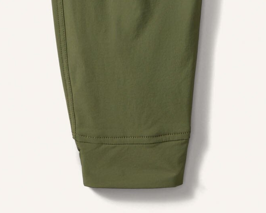 2507_TW_FW25_T1WerkJogger_Olive_Front_v1_0212