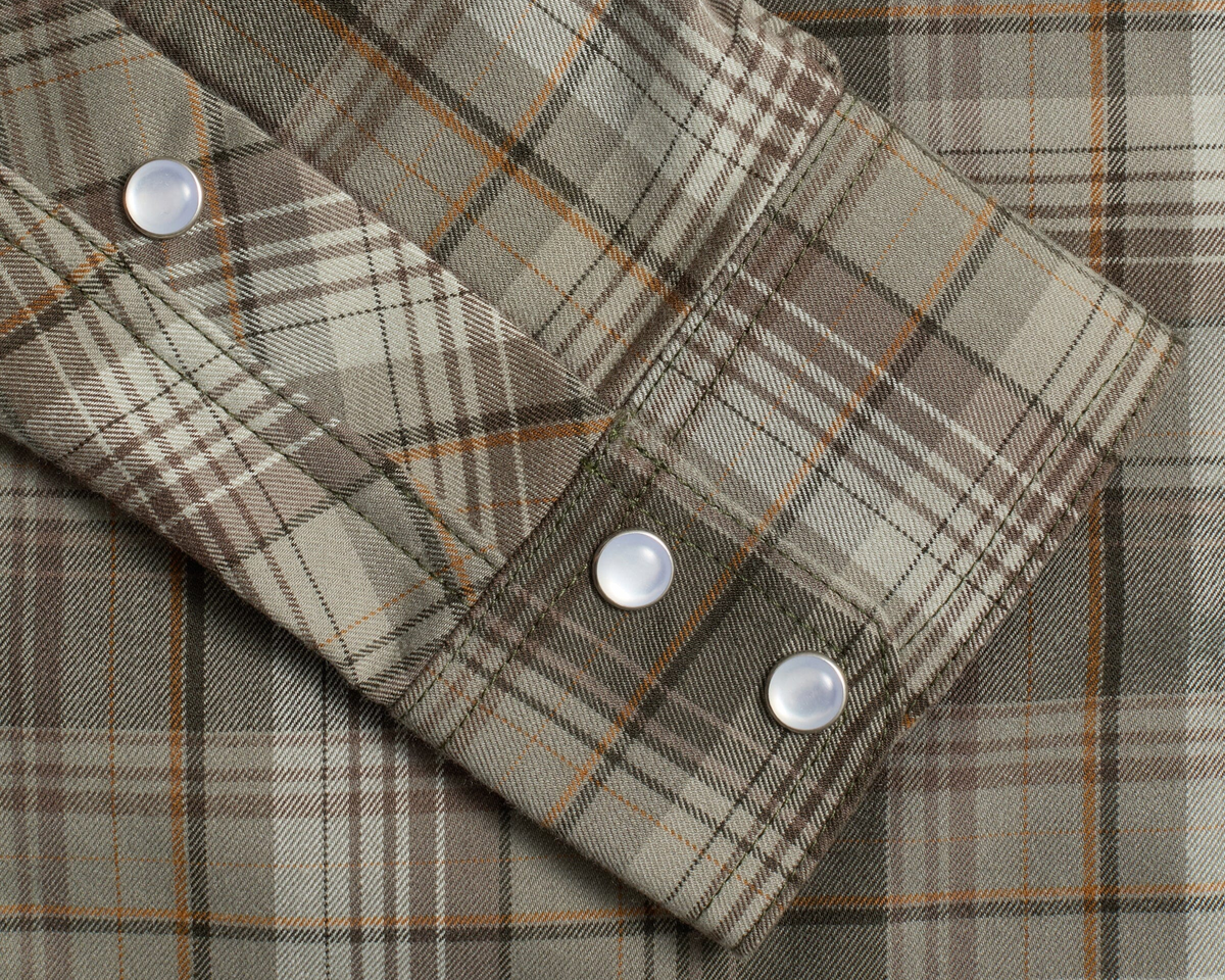 FW26_Western_Tech_LS_WerkShirt_PeatPlaid_5979_grey