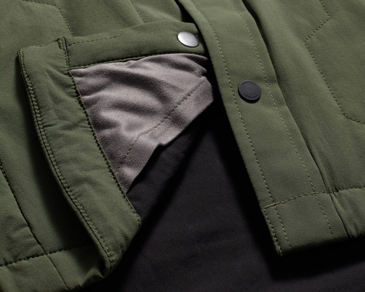 FW26_Woobie_Werk_Shacket_Olive_6136_grey