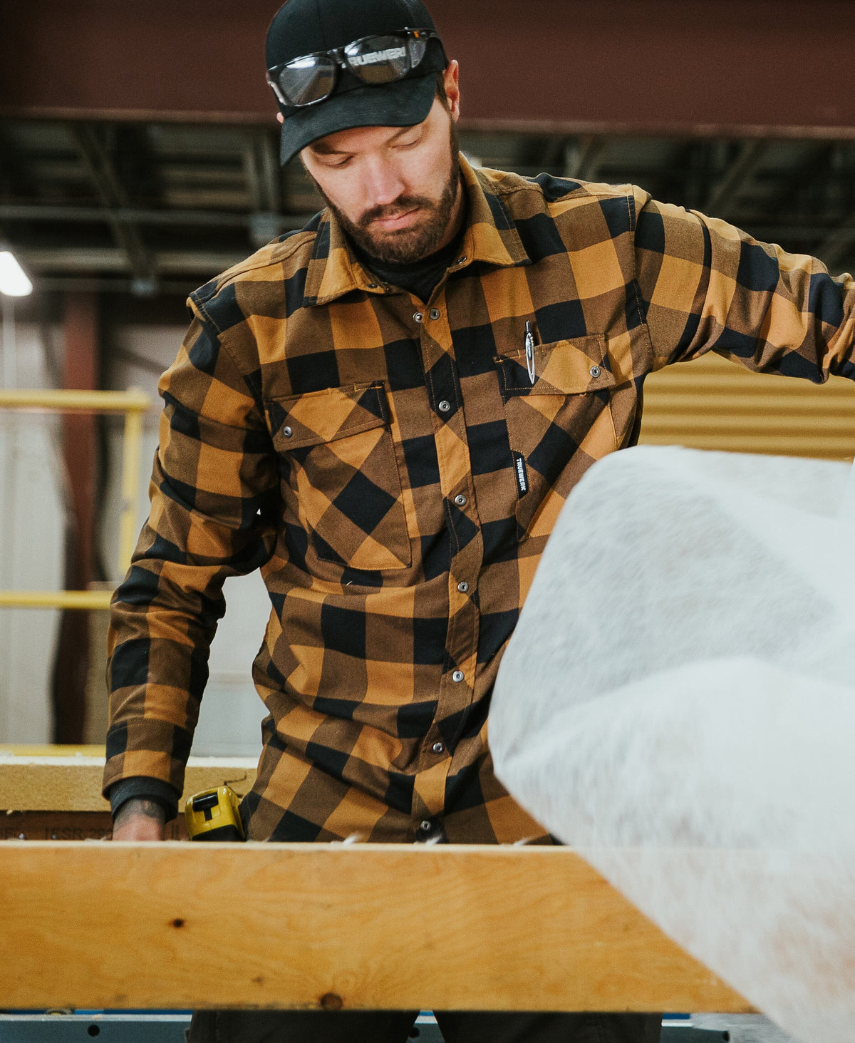 Tech Flannel - Men's Fit Truewerk #color_sand check